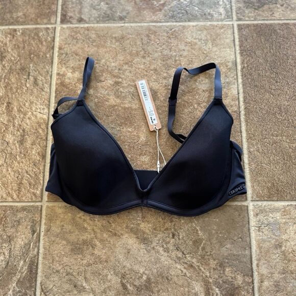 Skims Weightless Scoop Bra Onyx Size 34C - Picture 1 of 8